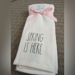 Rae Dunn Hand Towel Set